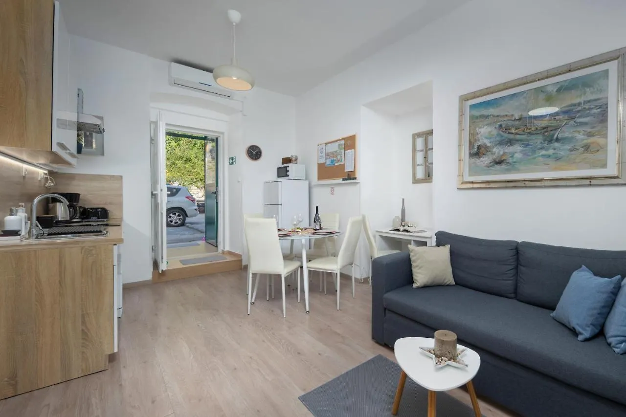 Naval Apartment Ριέκα